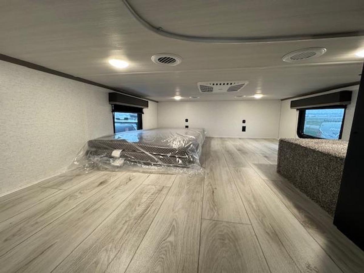 2025 Keystone RV Retreat 391HBDL