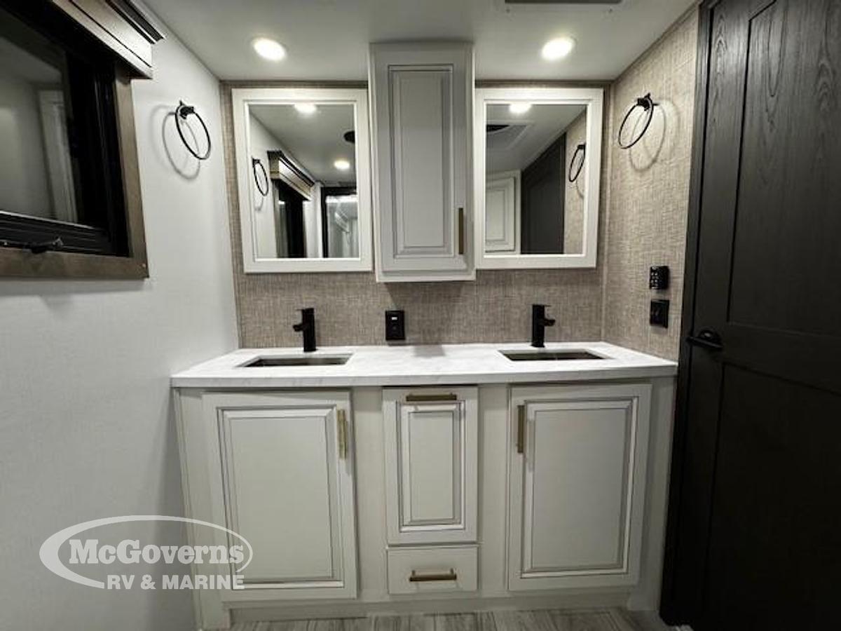 2025 Keystone RV Montana 3231CK