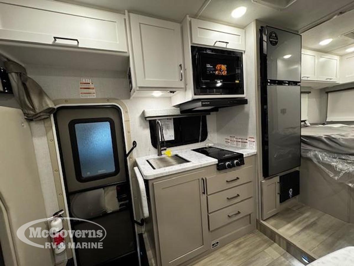 2026 Thor Motor Coach Four Winds 21z