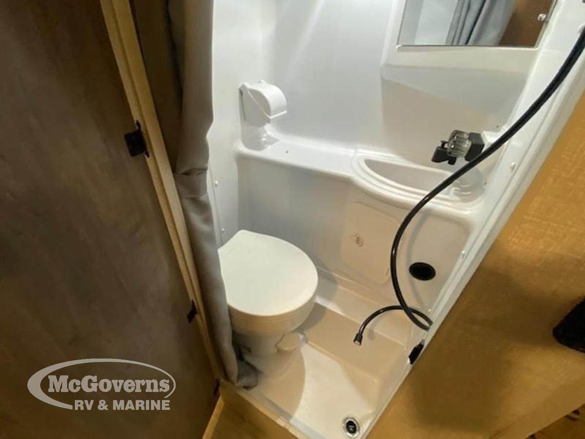 2023 Lance Truck Campers Short Bed 650