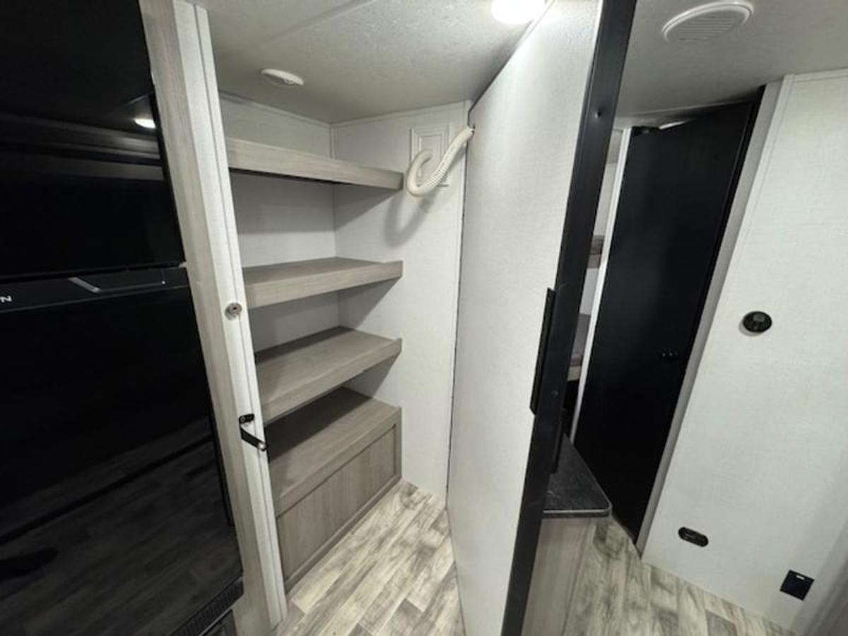 2024 Dutchmen Kodiak SE 27SBH