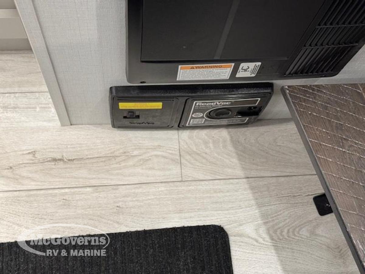 2025 Keystone RV Montana High Country 351BH