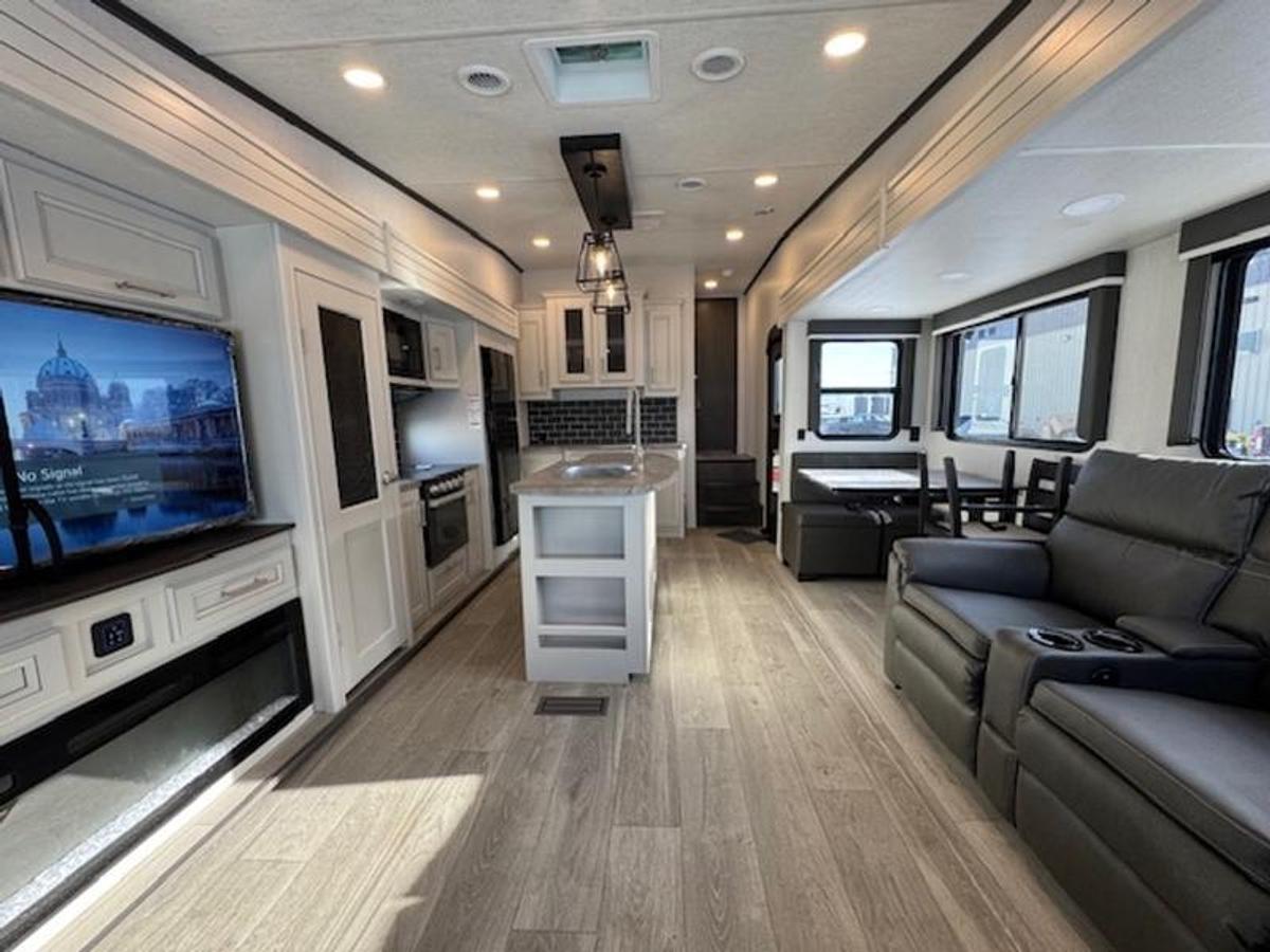 2025 Keystone RV Cougar Half-Ton 29RLI