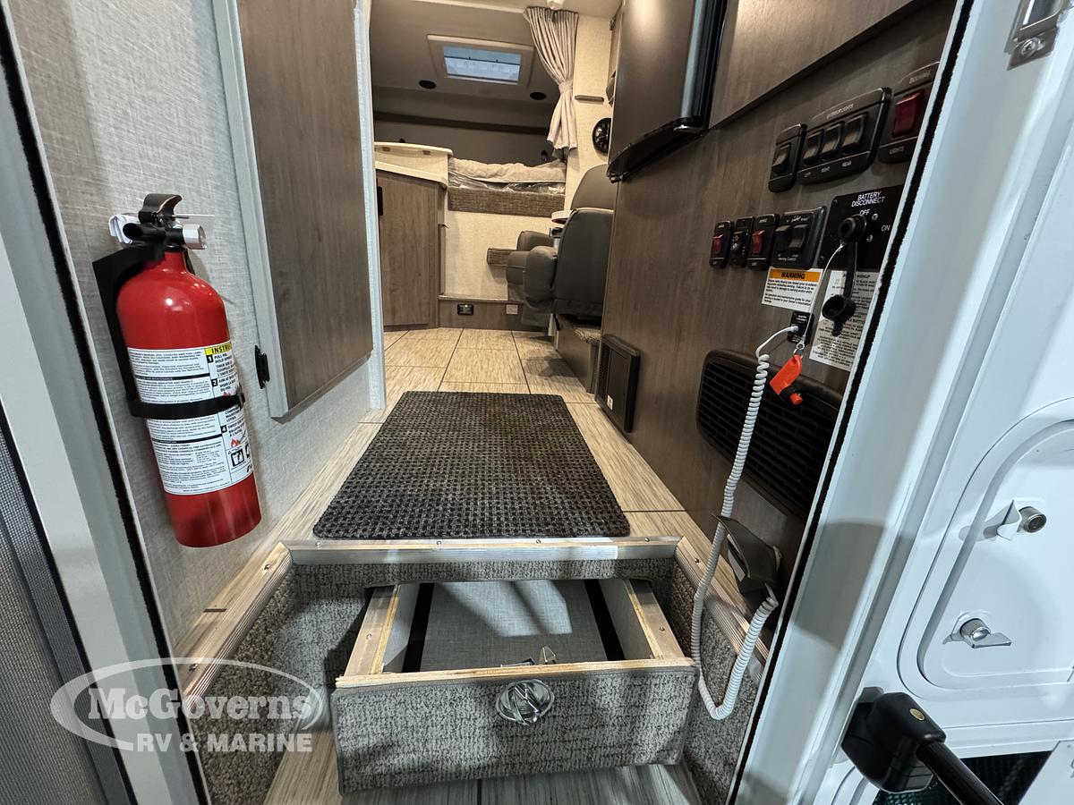 2026 Lance Truck Camper 960