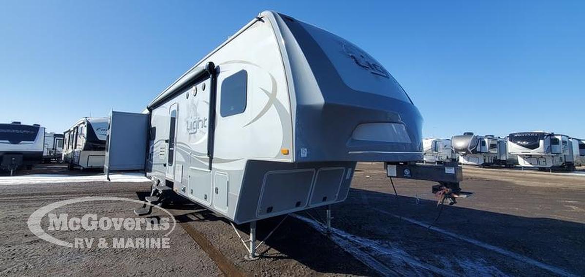 Used 2015 Highland Ridge RV  The Light LF315BHS