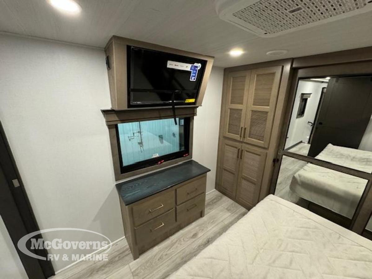 2025 Keystone RV Montana 3941FO