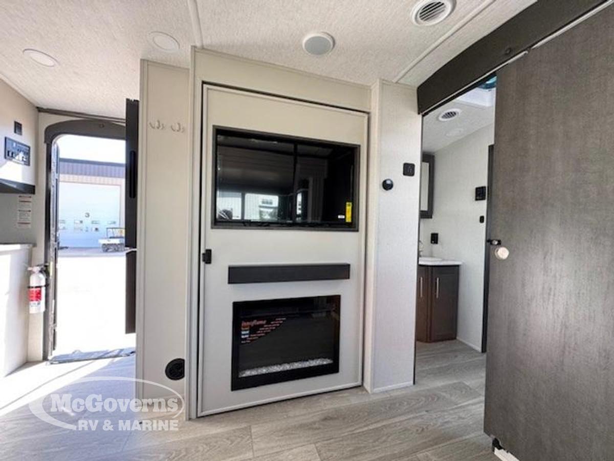 2025 Keystone RV Cougar Half-Ton 25FKDWE