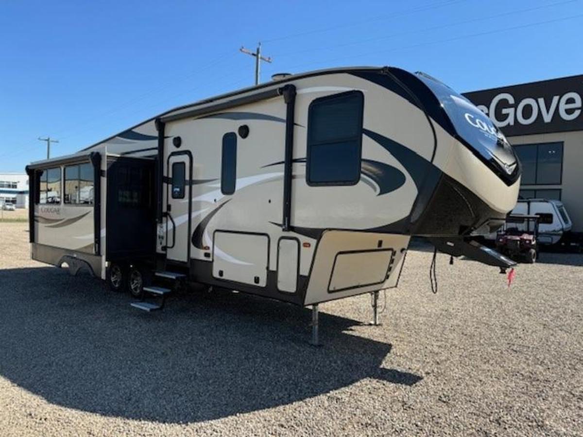 Used 2019 Keystone RV Cougar Half-Ton 30RLS