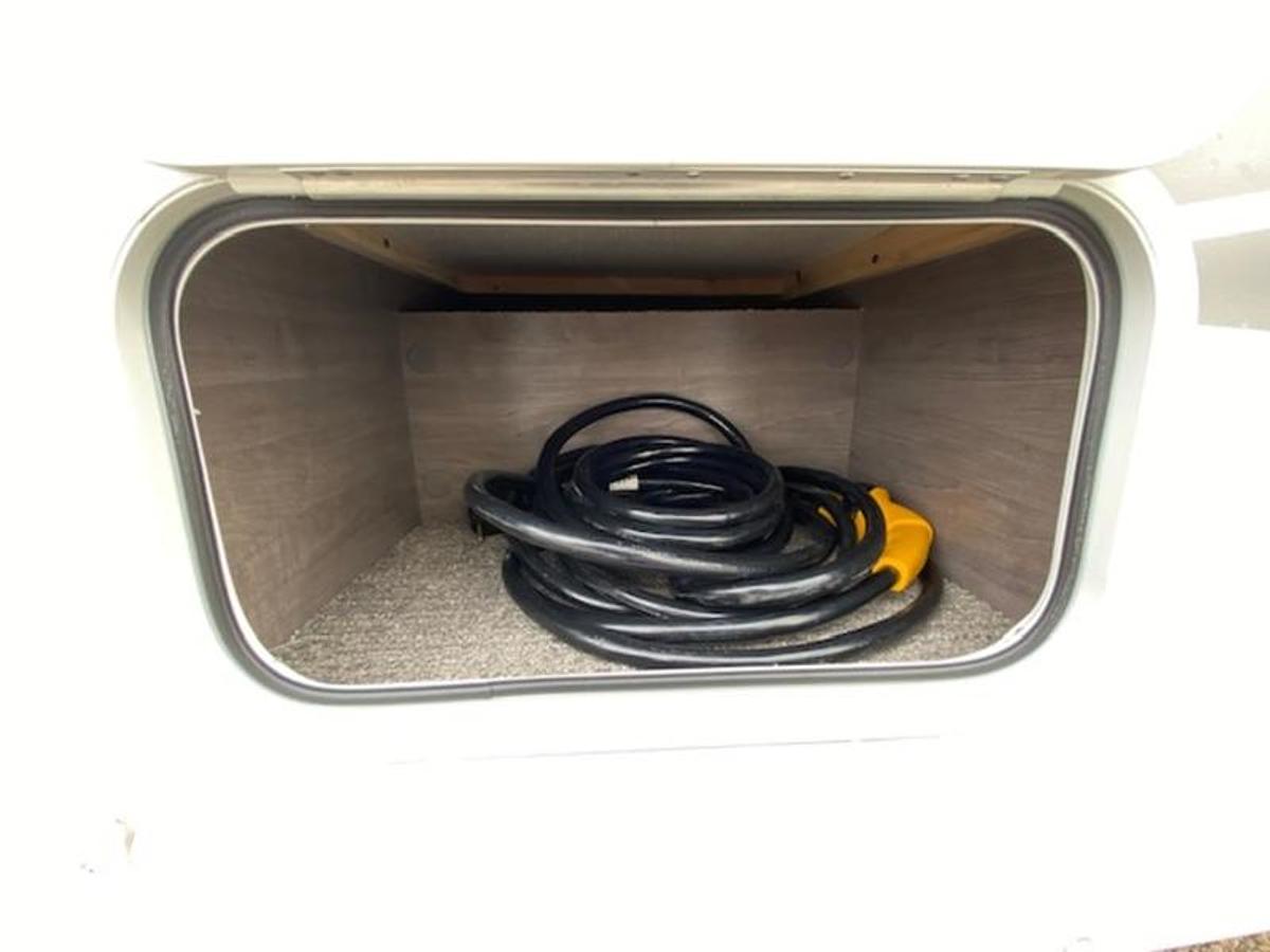 2023 Lance Truck Campers Short Bed 855S