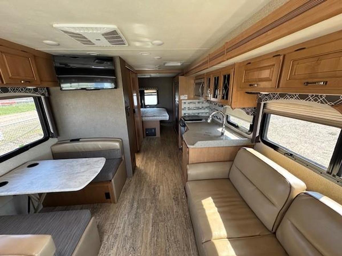 Used 2018 Thor Motor Coach Hurricane 29M