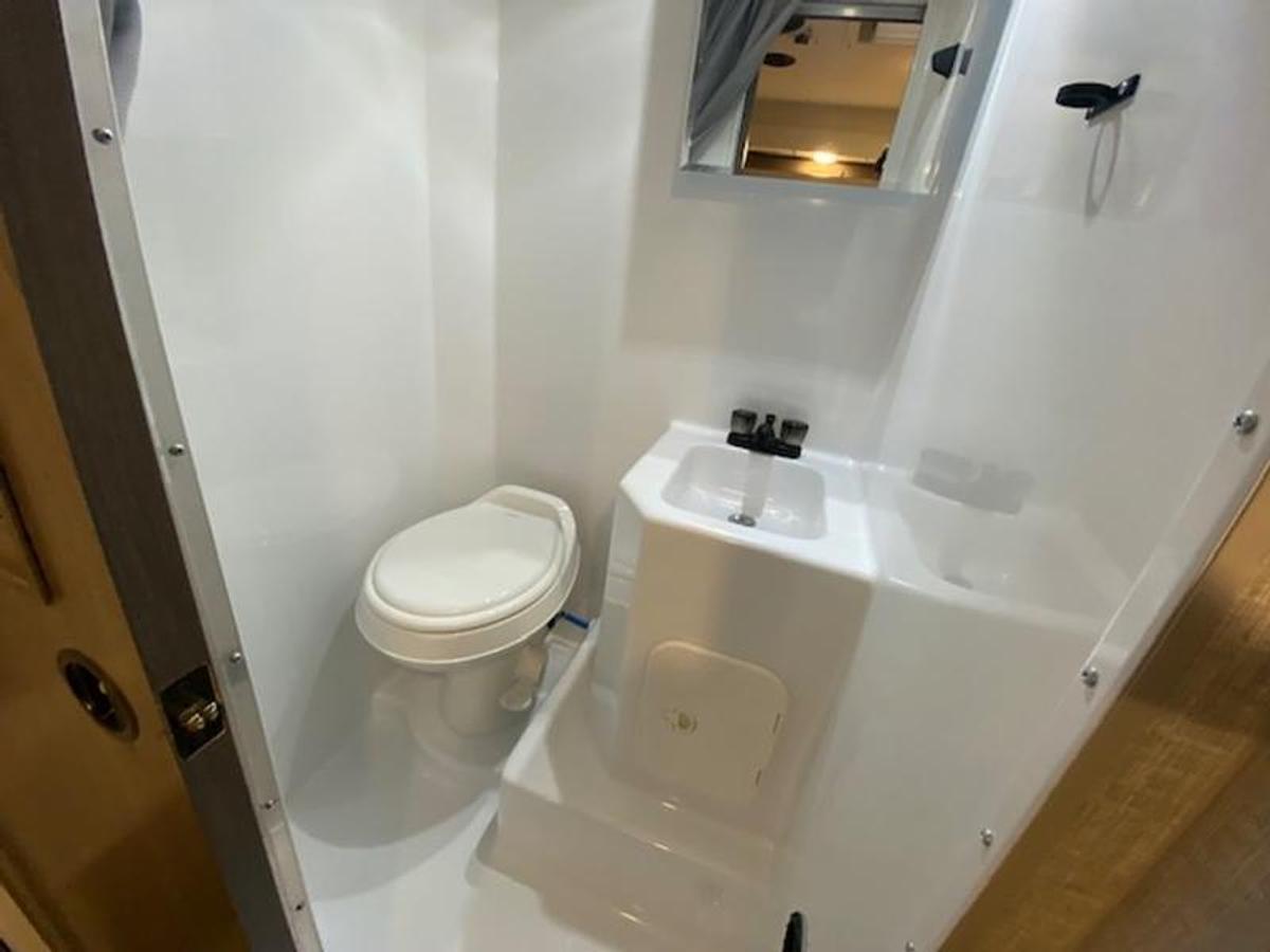 2023 Lance Truck Campers Short Bed 855S