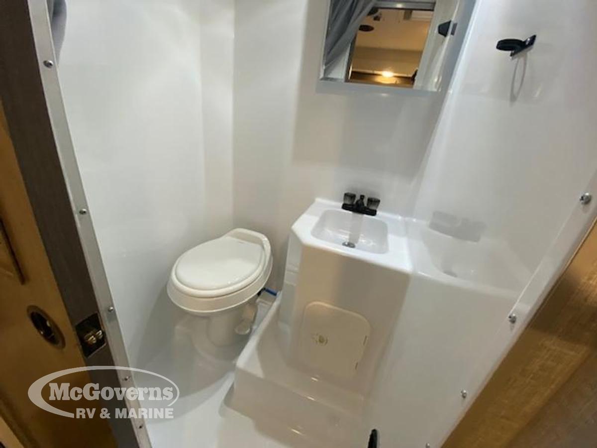 2023 Lance Truck Campers Short Bed 855S