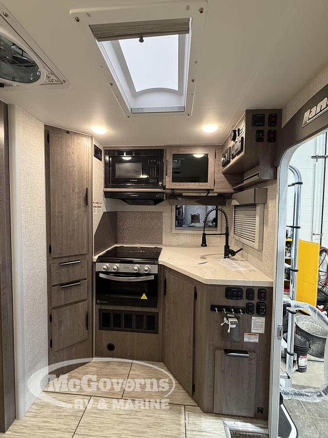 2026 Lance Truck Camper 975