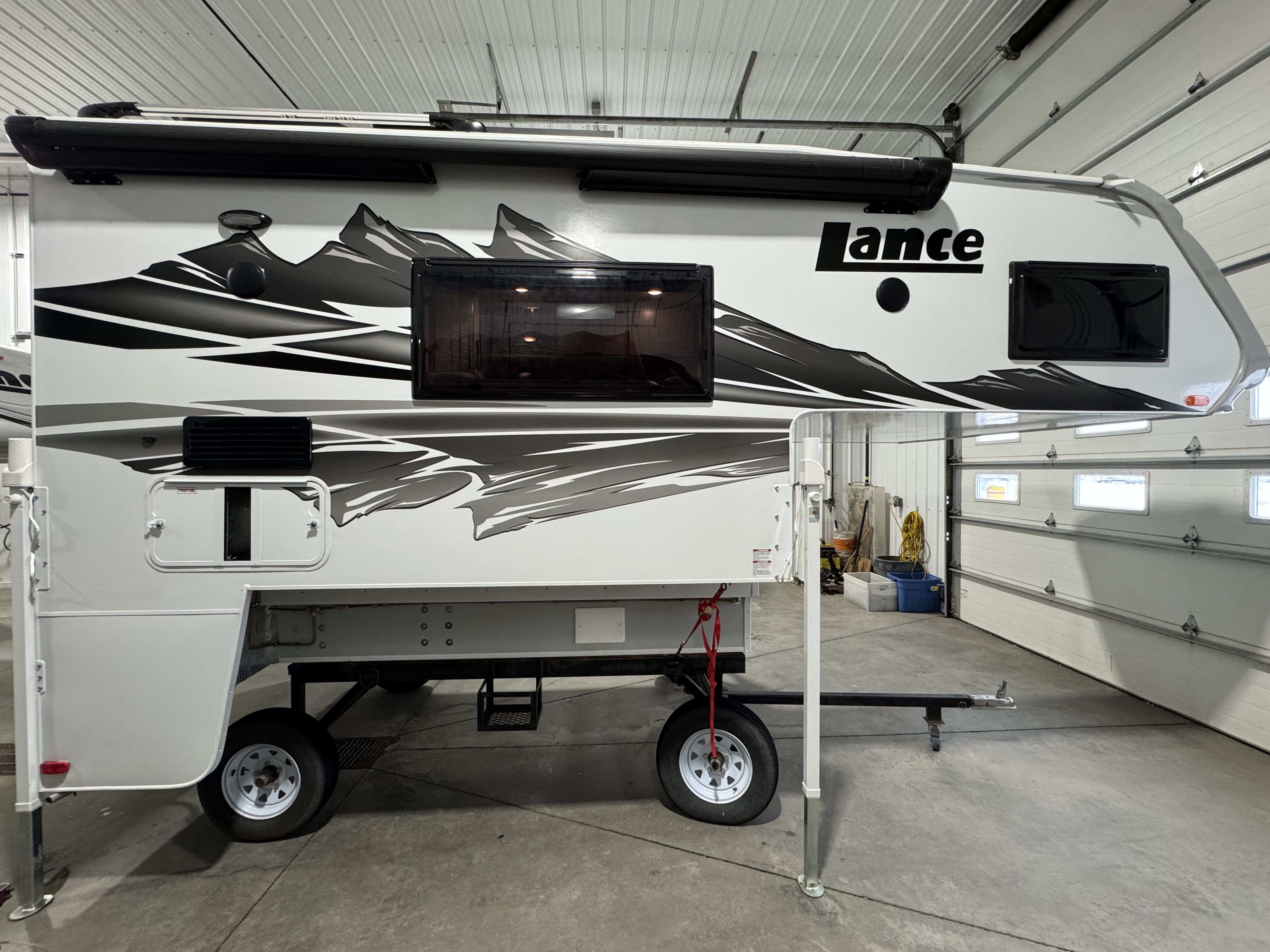 2026 Lance Truck Camper 960