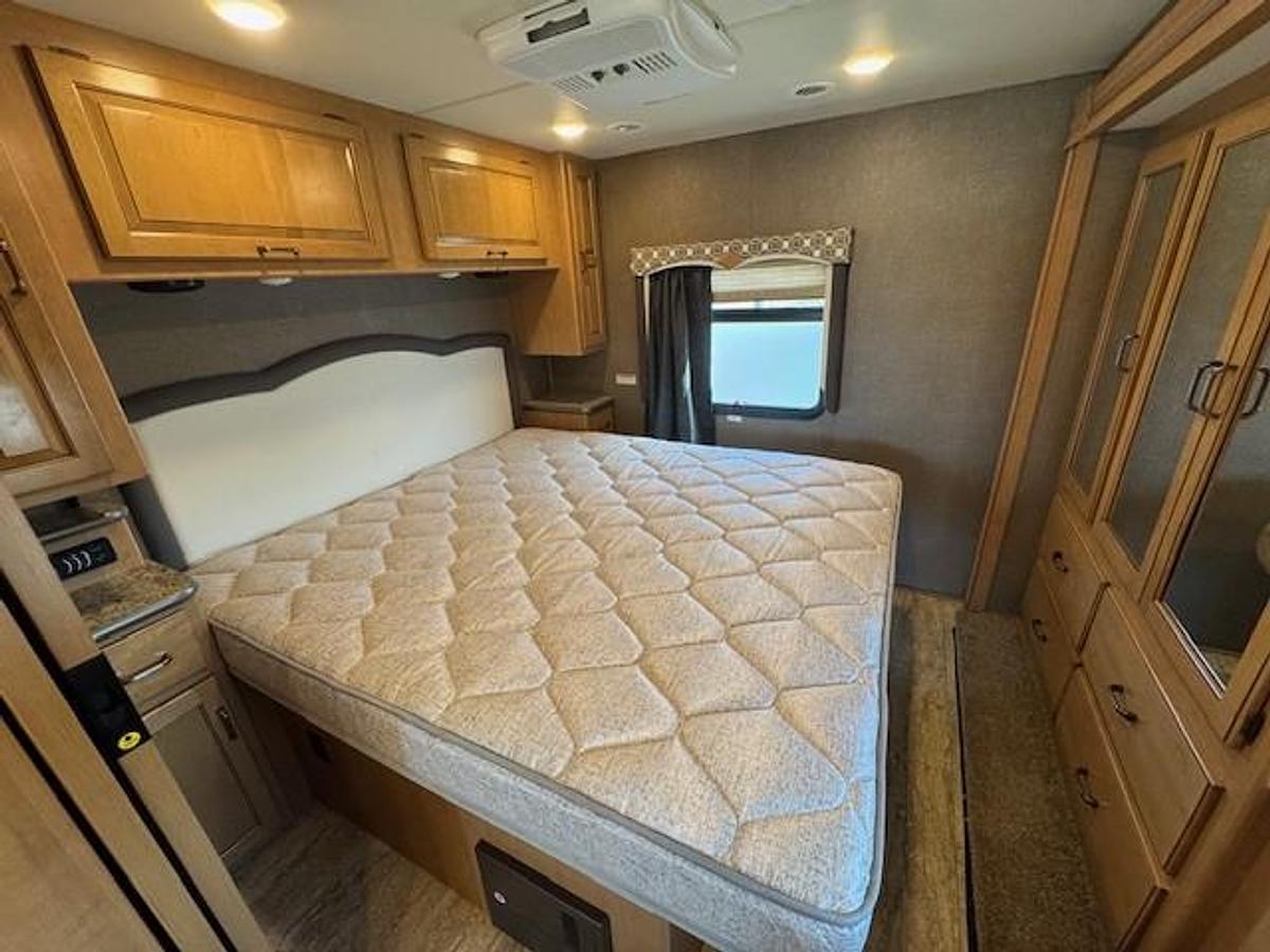 Used 2018 Thor Motor Coach Hurricane 29M