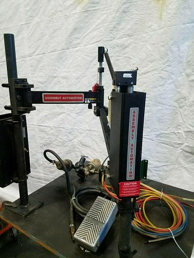 Used Assembly Automation Automatic Screwing Fastening Device with Ergonomic Arm