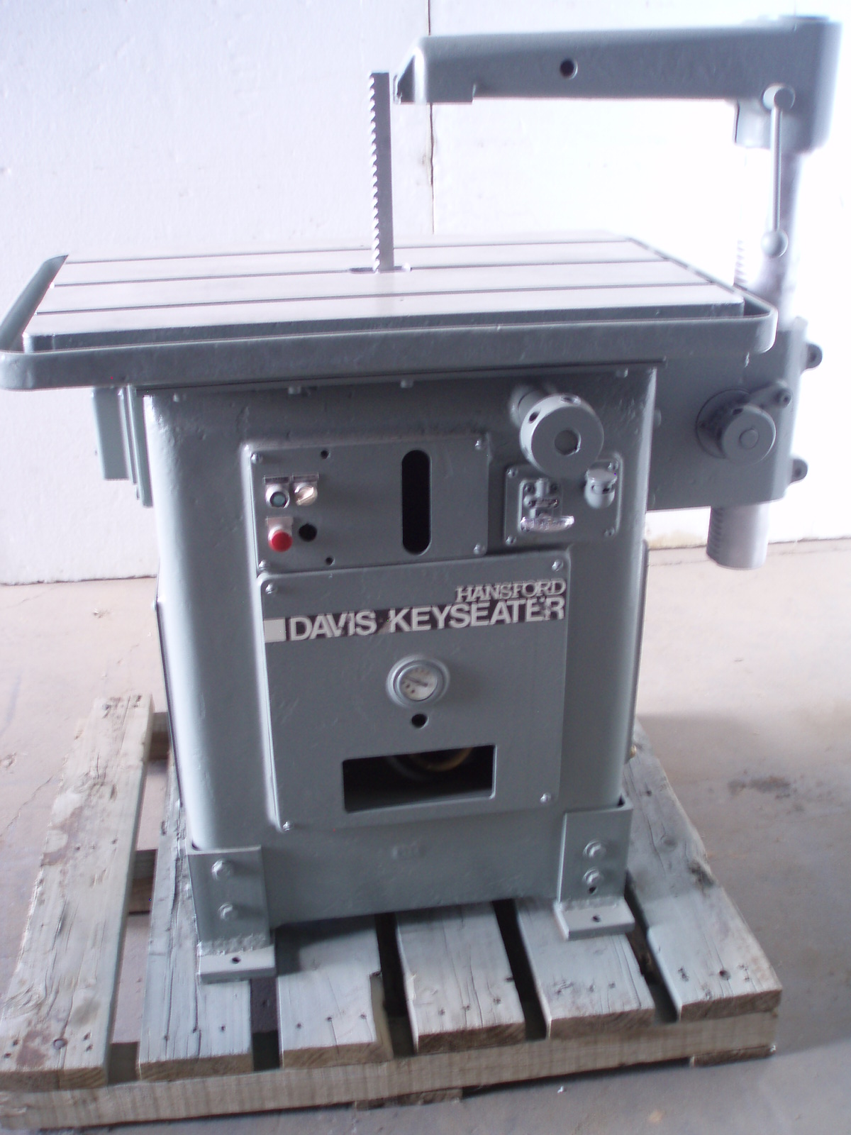 Used 1980 1/16"-1 1/2" Davis Hansford model DA-15B Automatic Keyseater DA-15B