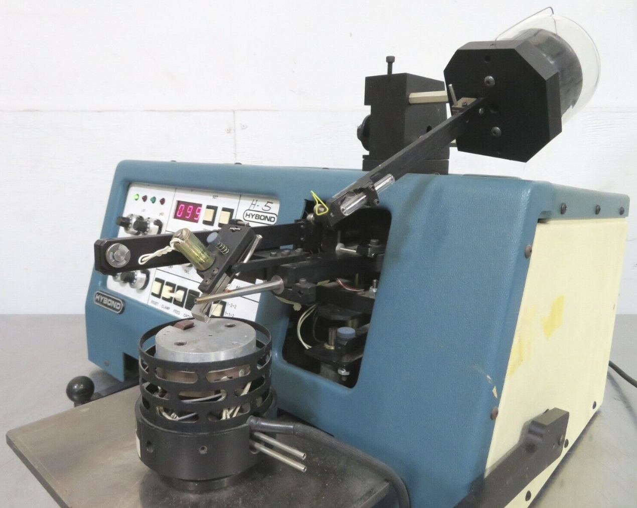 Used Hybond 572 532A 45° Feed Thermosonic Wedge Wire & Ribbon Bonder refurb'd
