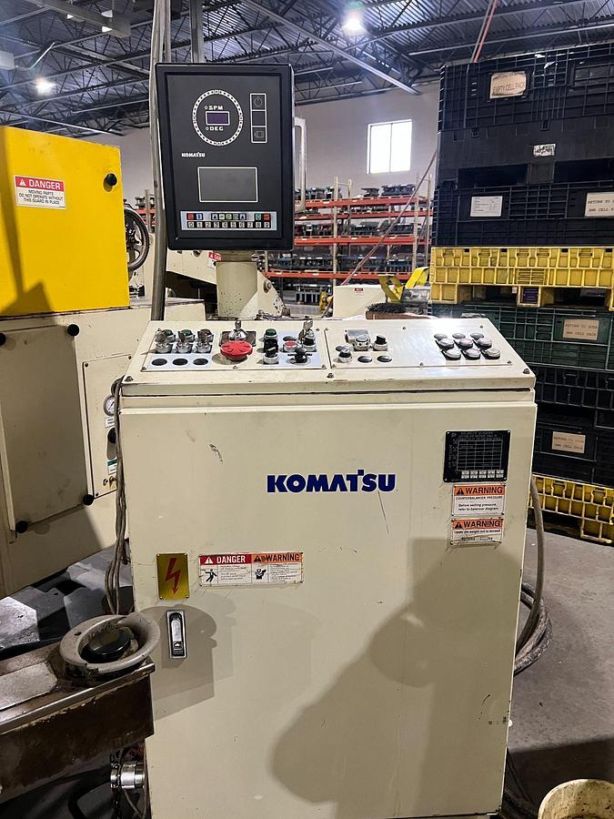 Used 330 ton Komatsu 84.65"x39.37" SSDC "Link-Drive" Stamping Press