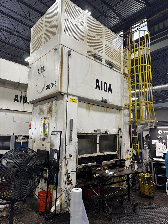 Used 300 ton AIDA PMX 84"x40" SSDC Stamping Press