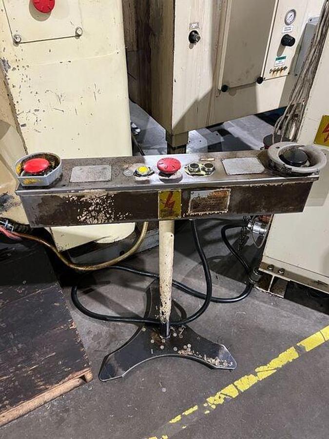 Used 330 ton Komatsu 84.65"x39.37" SSDC "Link-Drive" Stamping Press