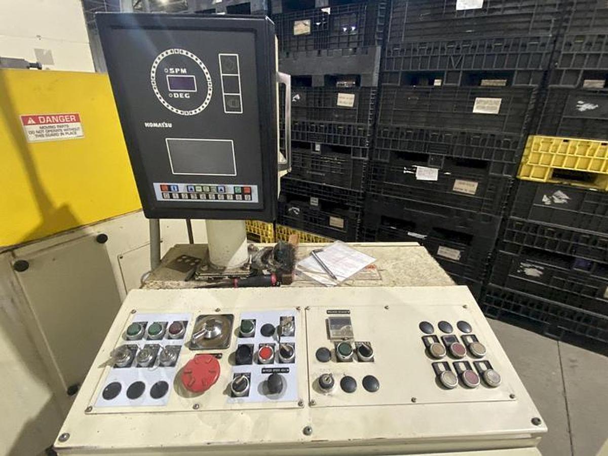 Used 330 ton Komatsu 84.65"x39.37" SSDC "Link-Drive" Stamping Press