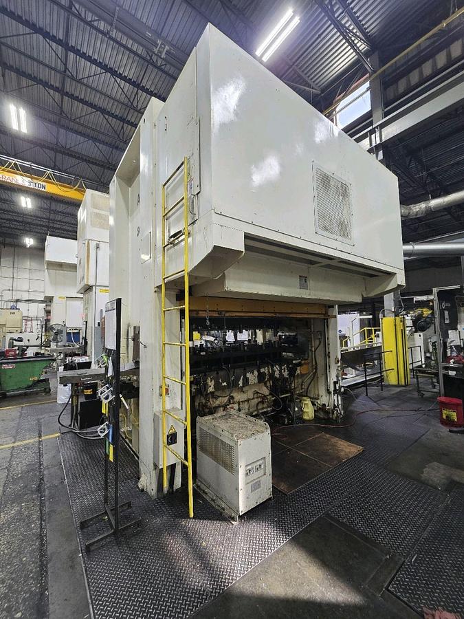 Used AIDA 330 ton "SERVO" Stamping Press