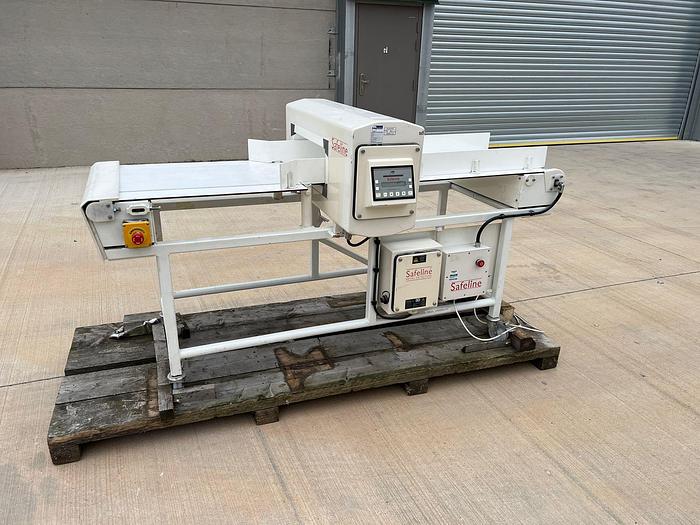 Used SAFELINE METAL DETECTOR