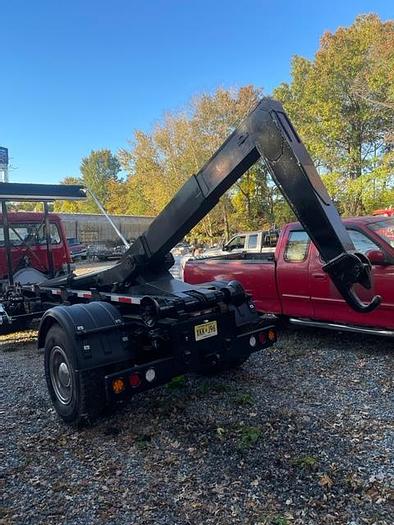 Used 1993 UD Hooklift Under CDL