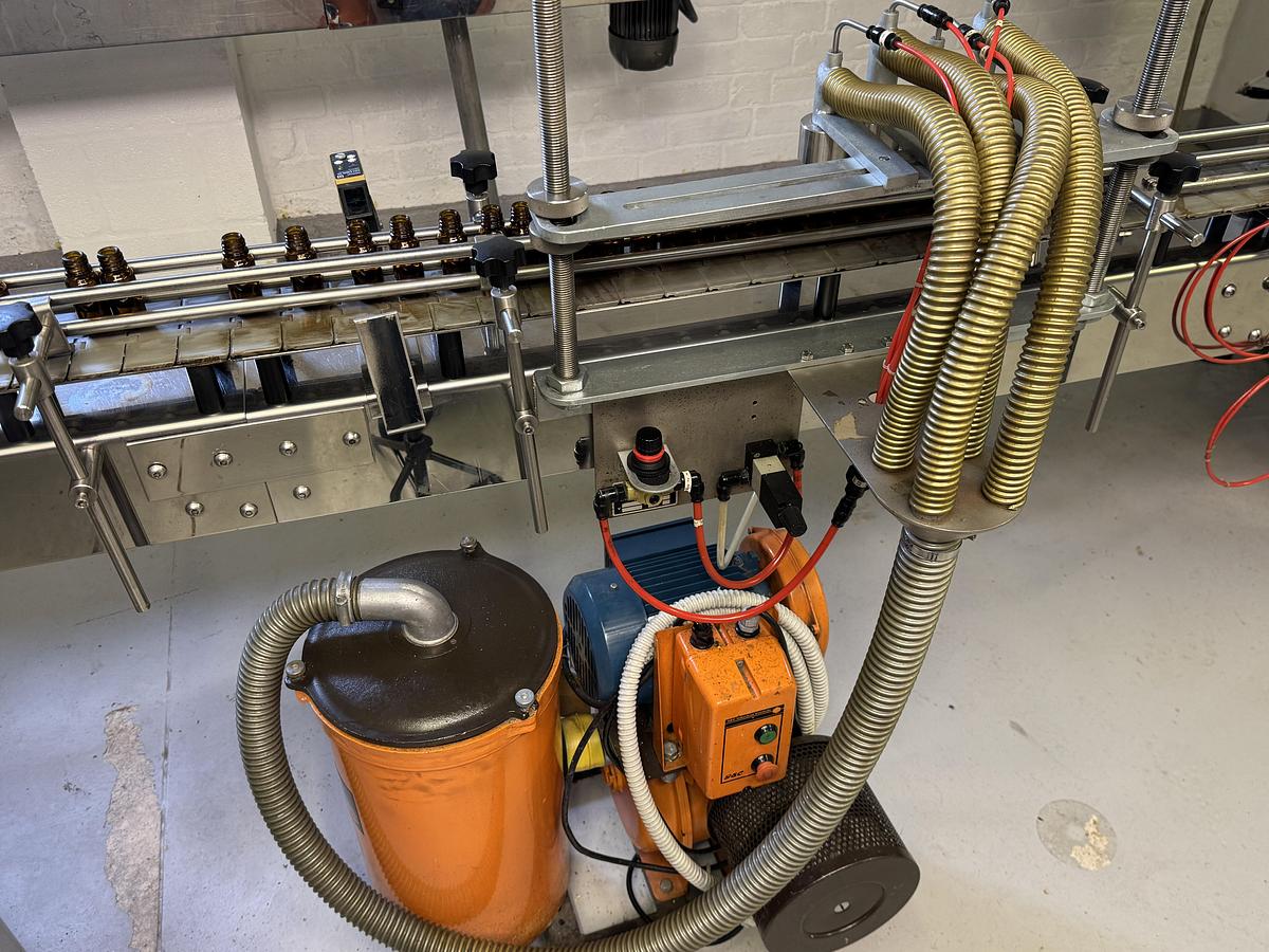 Used King KT320-4 filling line – all S/S and Pharma grade – incl. King CS60 Pick and Place Capper + Harland Sirius MK5 labeler – can work with dropper bottles (drops)