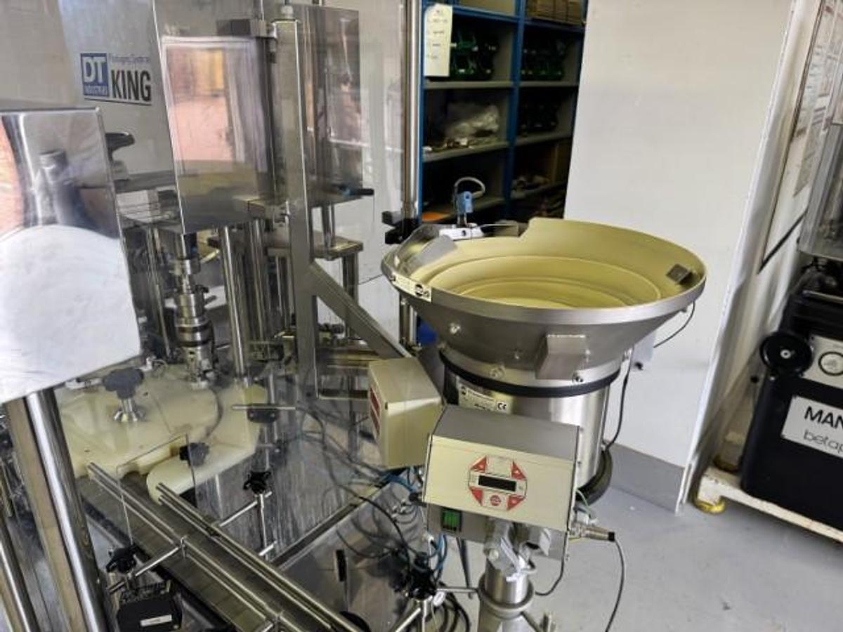 Used King KT320-4 filling line – all S/S and Pharma grade – incl. King CS60 Pick and Place Capper + Harland Sirius MK5 labeler – can work with dropper bottles (drops)