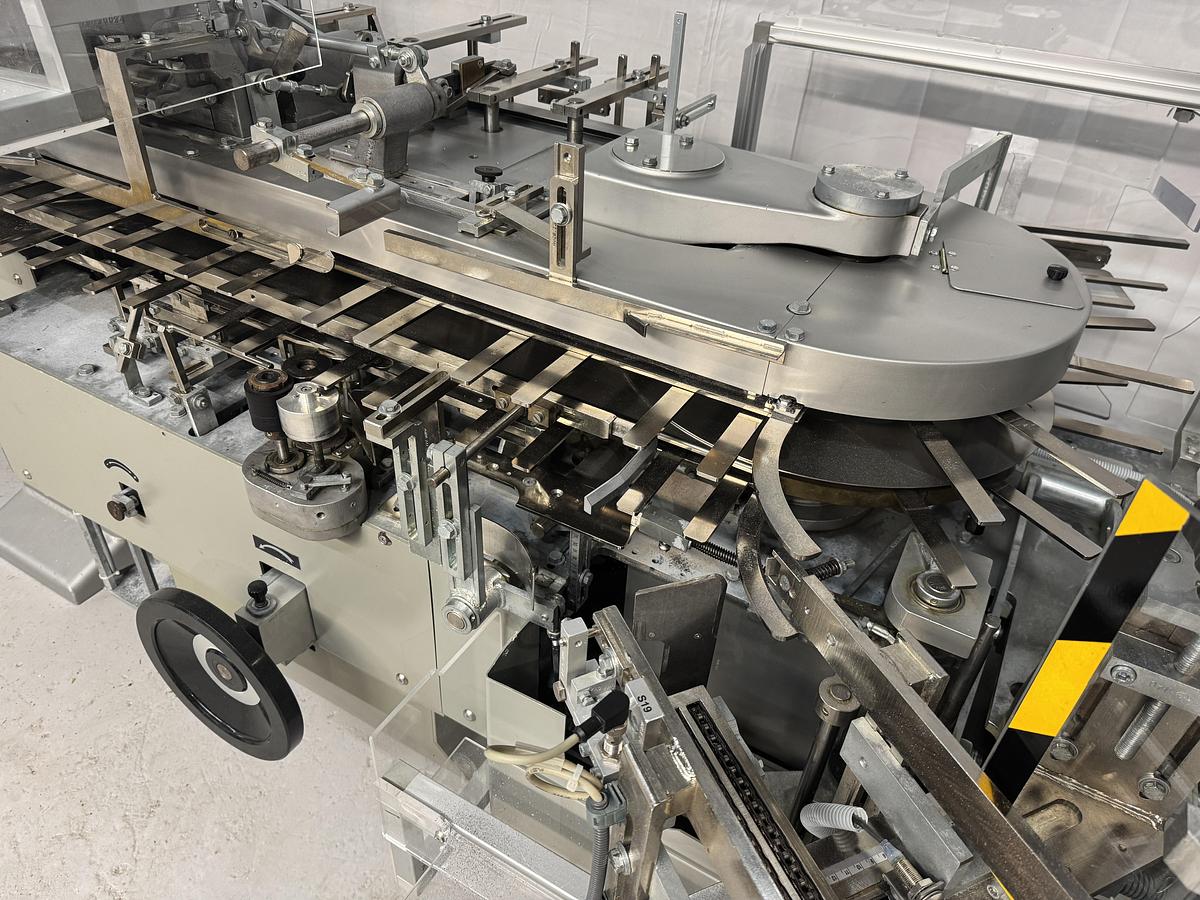 Used CAM AV Semi-Automatic Vertical Cartoner