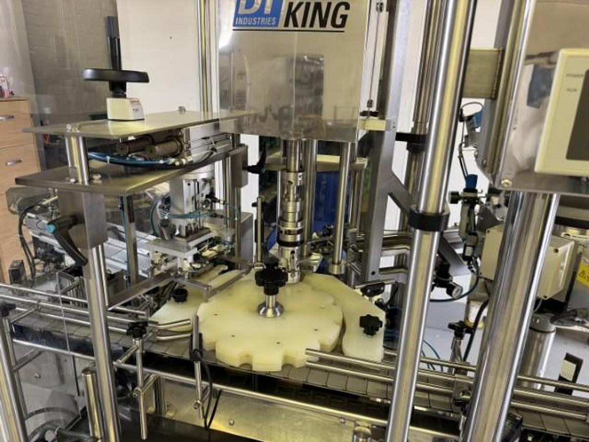Used King KT320-4 filling line – all S/S and Pharma grade – incl. King CS60 Pick and Place Capper + Harland Sirius MK5 labeler – can work with dropper bottles (drops)
