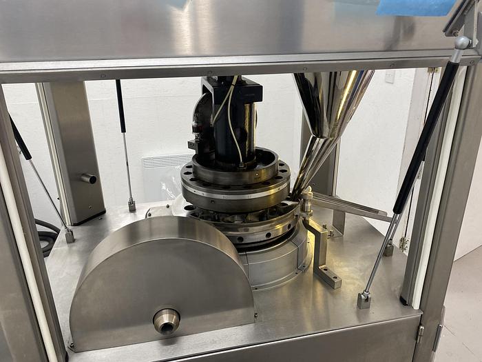 Used Manesty Casburt T1000 tablet press 16 station