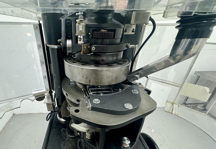 Used Manesty Betapress 16 station with gravity feeded