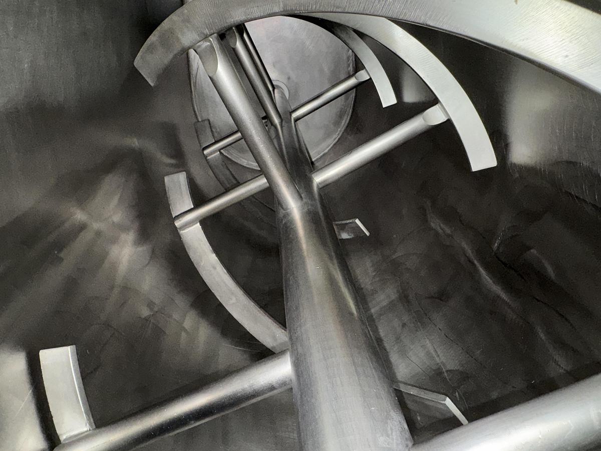Used Babcock Gardner refurbished 400 Litre mixer ribbon blender with Stainless Steel chamber and ribbon blade