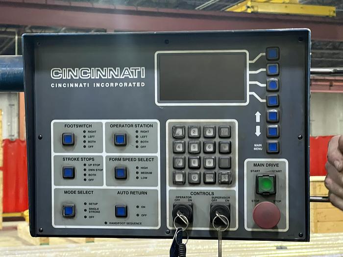 Used 2001 CINCINATTI 135 TON PRESS BRAKE WITH PROGRAMABLE BACK GAUGE (MODEL: 135 CBIIx8FT)