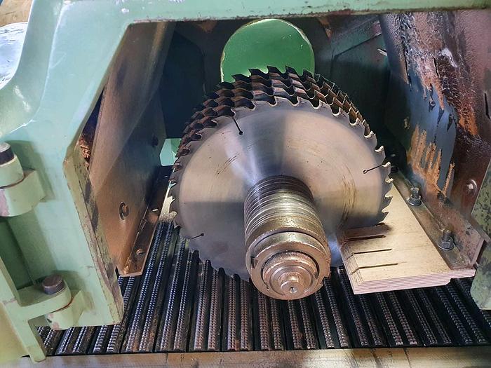 Used 1990 COSMEC Multiripsaw SM320