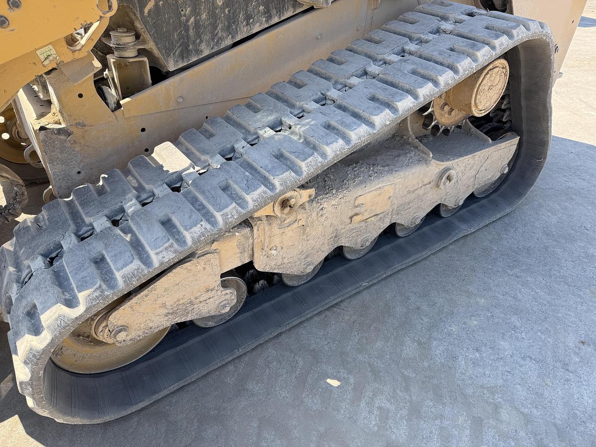 Used 2017 CATERPILLAR 299D2