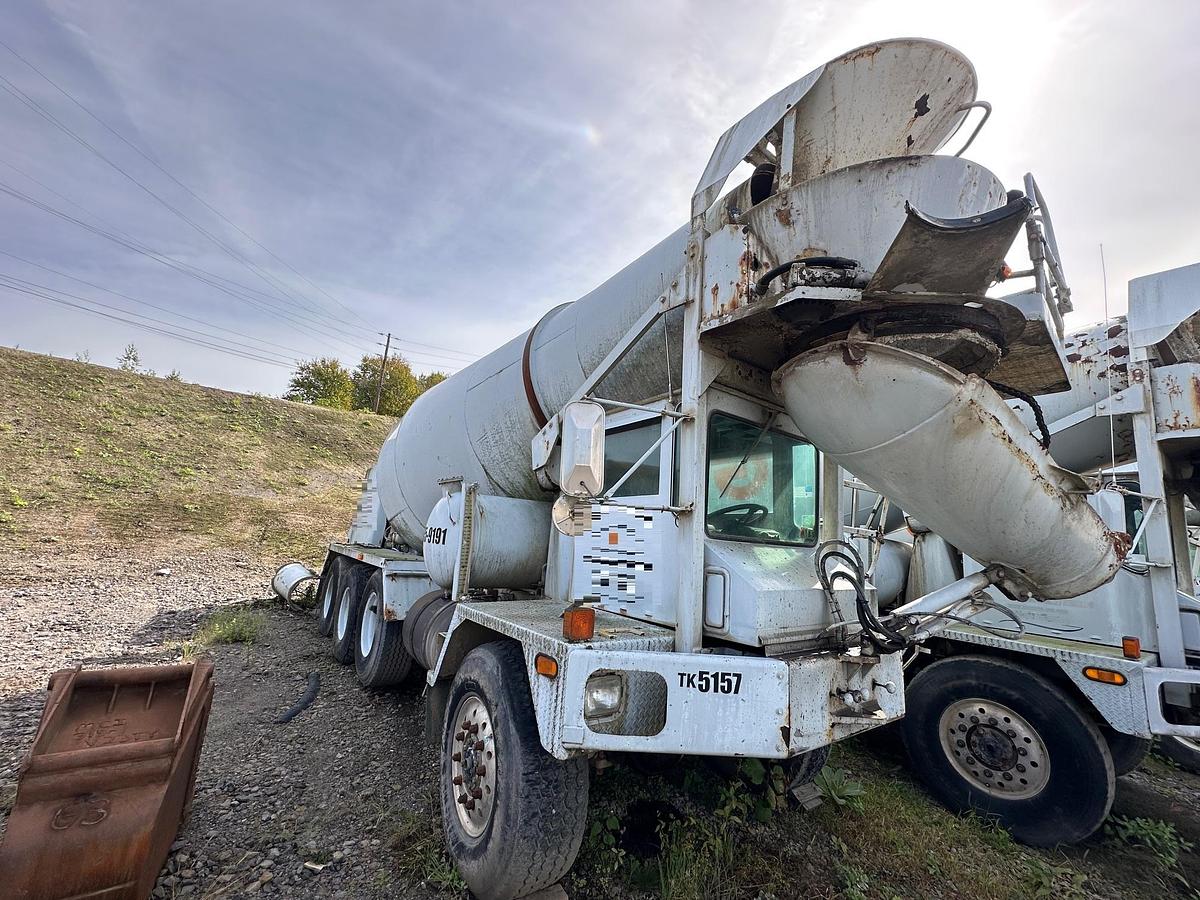 Used 1997 ADVANCE Front Discharge Mixer