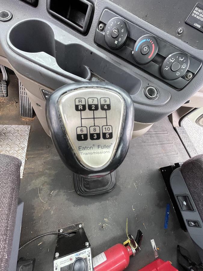 Used 2013 FREIGHTLINER Cascadia Vacuum