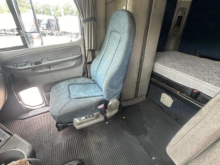 Used 2007 FREIGHTLINER Columbia