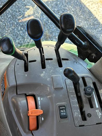 Used 2020 JOHN DEERE 6135E