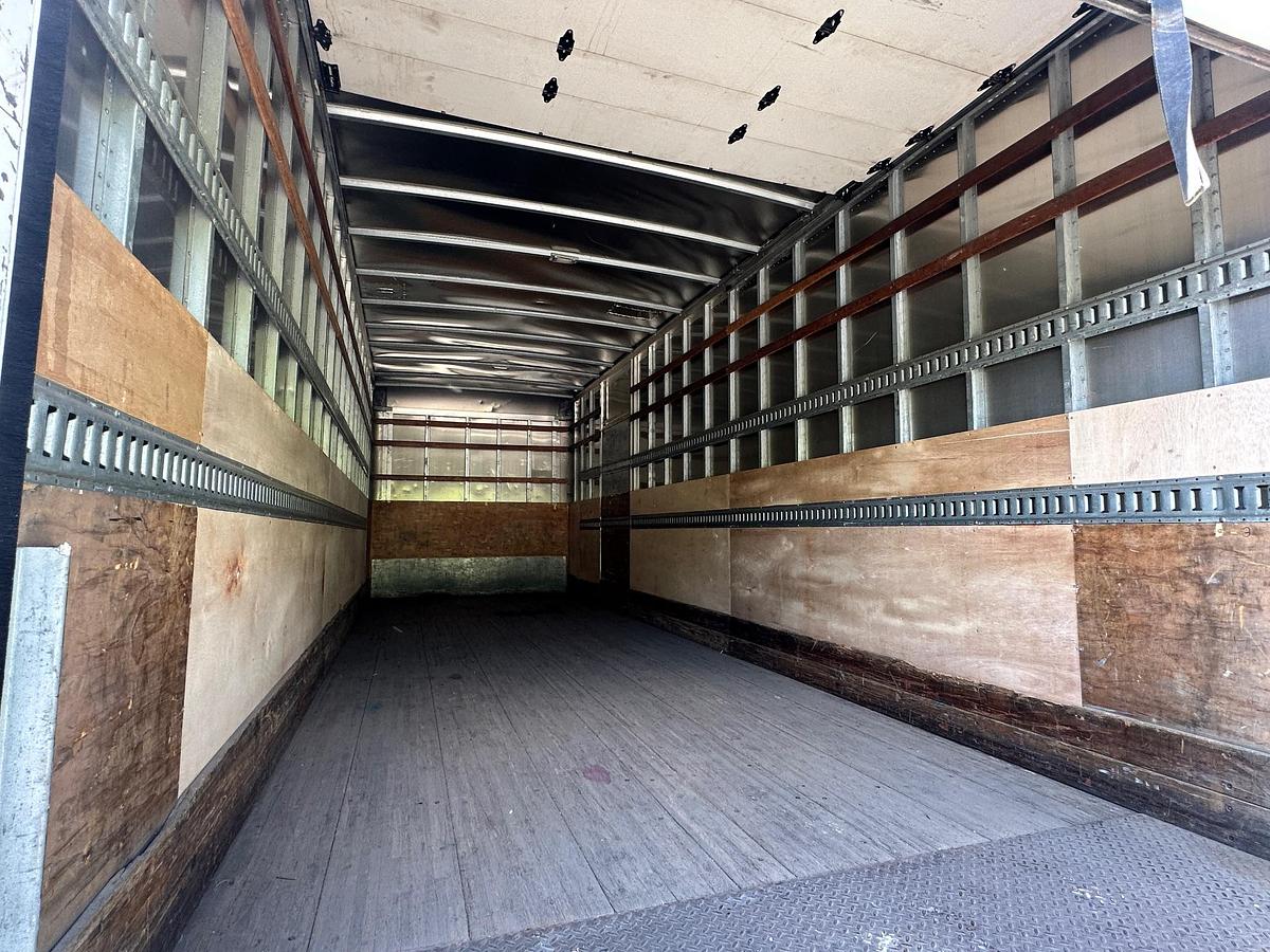 Used 2016 FREIGHTLINER Business Class M2