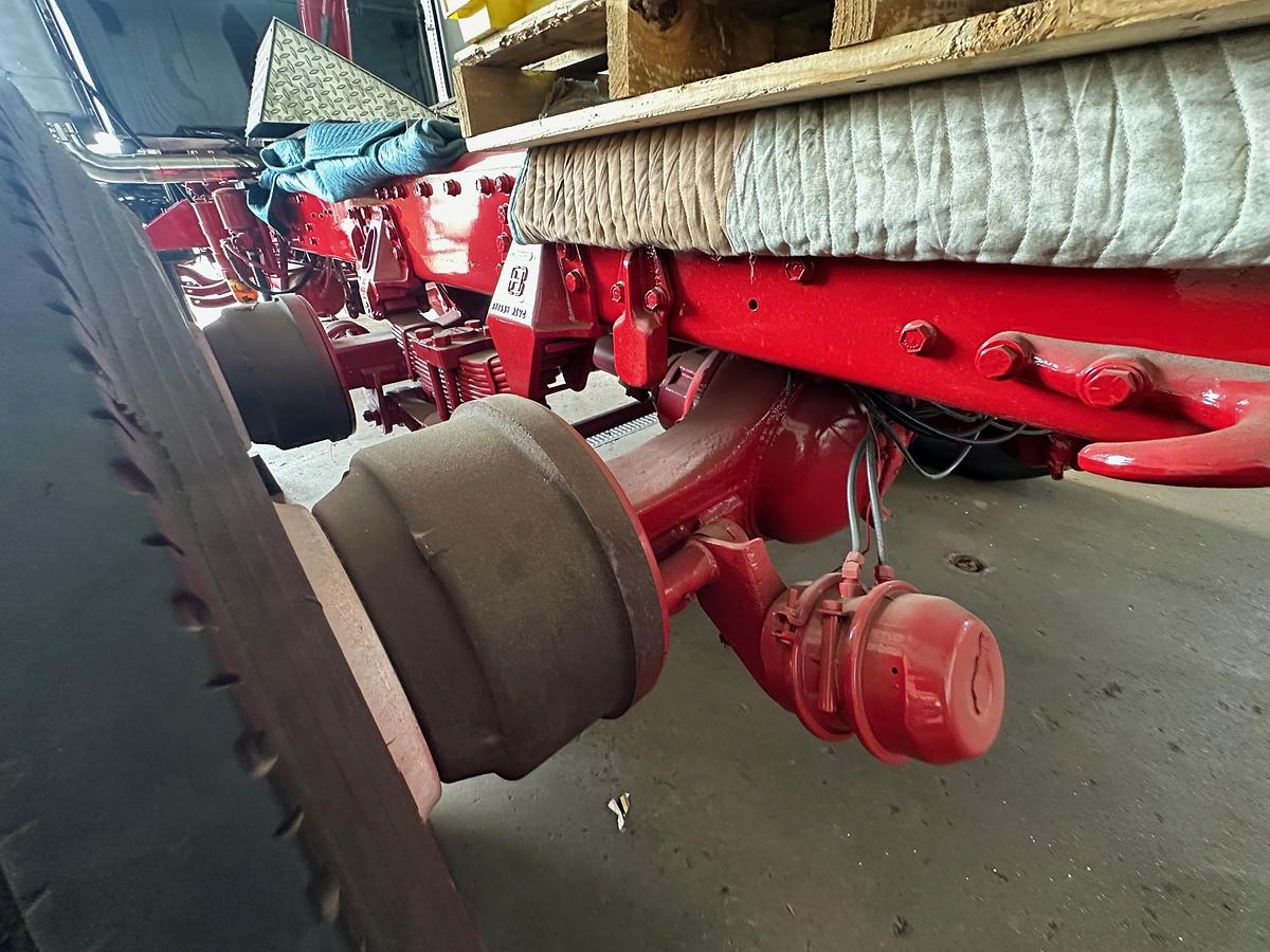 Used 1997 AUTOCAR DK6 Tilt Nose