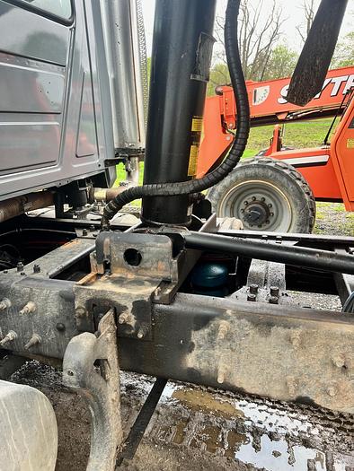 Used 2005 MACK Granite CV713