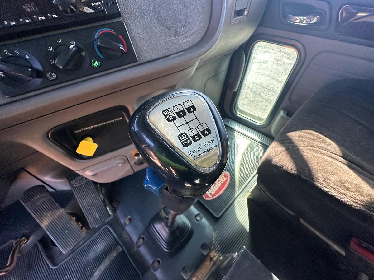 Used 2016 PETERBILT 365