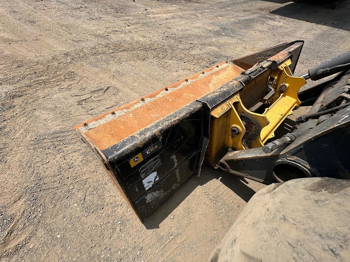 Used 2017 DEERE 332G