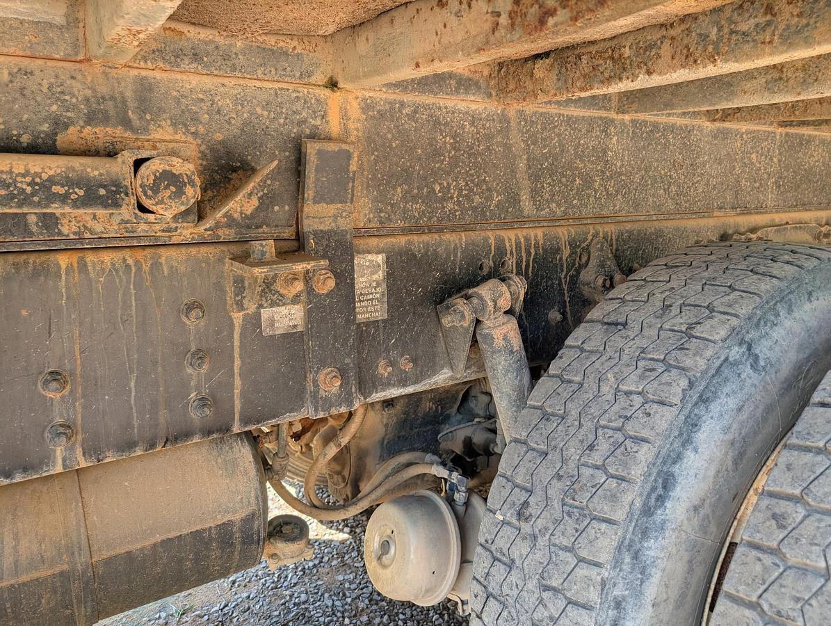 Used 2000 STERLING LT9500