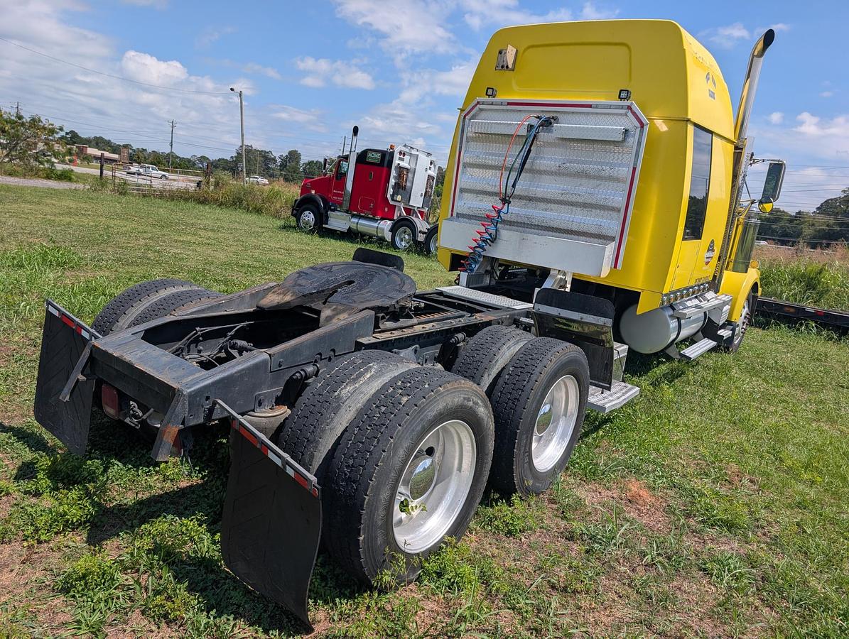 Used 2004 WESTERN STAR 4900